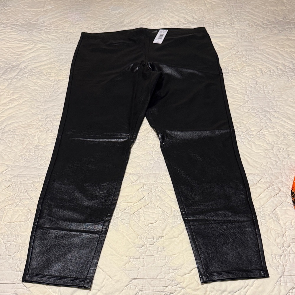 Natori Black Faux Leather Leggings